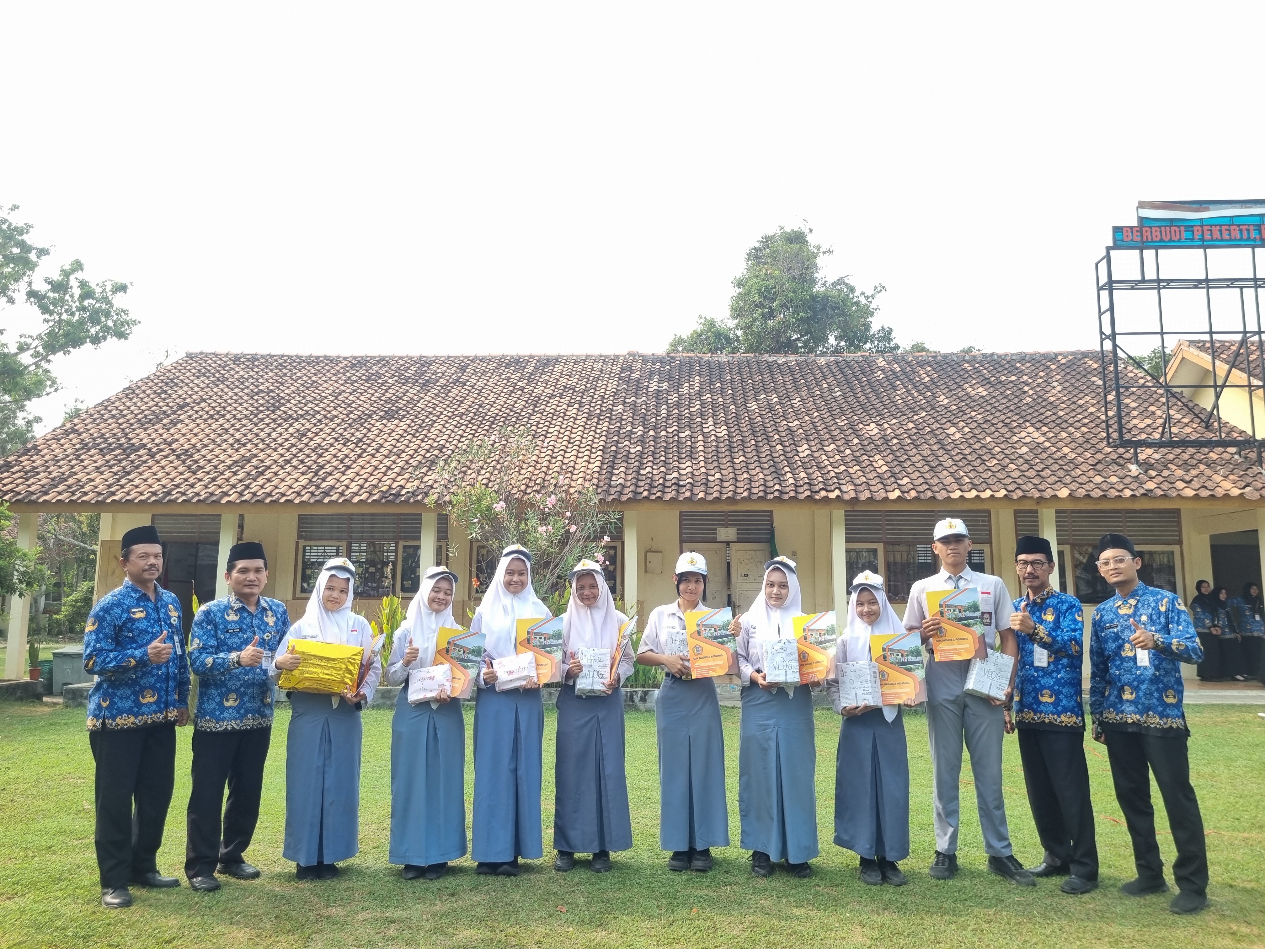 Menyala Kreativitasnya! Simak Daftar Juara Lomba Vlog dan Presenter Perpustakaan Ganesha Rembang